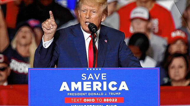Donald Trump, ehemaliger Präsident der USA, spricht bei einer Wahlkampfveranstaltung in Youngstown, Ohio. Die Staatsanwaltschaft des ...