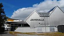 Auftrittsort für das Neujahrskonzert: die Jahnhalle. Archivfoto: Löffler