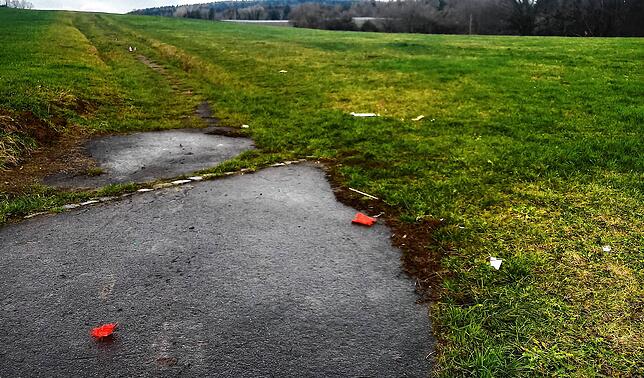 Raketen, Böller und Co. liegen am 29. Dezember bei Überlingen-Aufkirch.