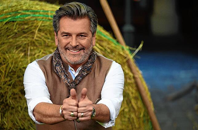 Bild 4: Michelle, eine Dragqueen und Roberto Blanco – Alle kommen zu Klums „HeidiFest“