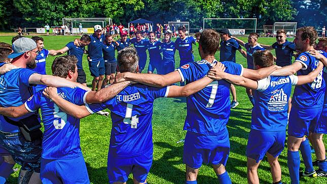 Bild : FC Weizen bleibt nach 2:0-Sieg beim FC Huttingen in der Kreisliga A &ndash; und wir haben Bilder