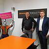 Der Bundestagsabgeordnete Thorsten Frei (von links) besucht das Unternehmen Orange Productions in Riedböhringen und sprach mit Dirk ...