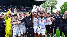 Der FC 08 Villingen kann feiern! Die Mannschaft sicherte sich durch einen 3:2-Erfolg gegen Pforzheim den Oberliga-Meistertitel.