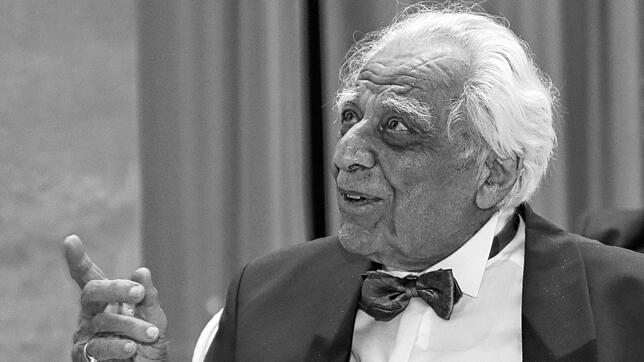 Laki Dobridis an seinem 100. Geburtstag im Dezember 2021. Auch an diesem Tag dachte er an seine 2013 verstorbene Frau Anna Maria.