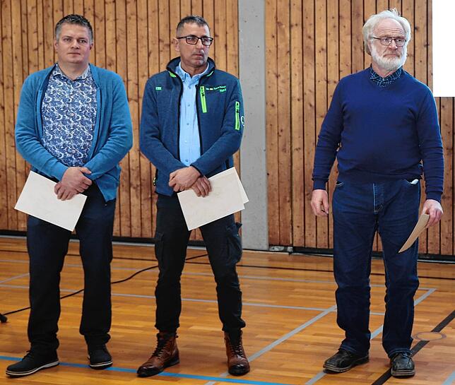 Die Blutspender von links: Matthias Roth, Johann Weber Jr., Hermann Roth wurden für ihre zahlreichen Blutspenden geehrt.