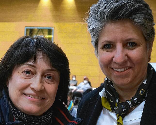 Petra Tröndle (rechts) aus Tiengen mit der Ukrainerin Liudmyla Foinych.