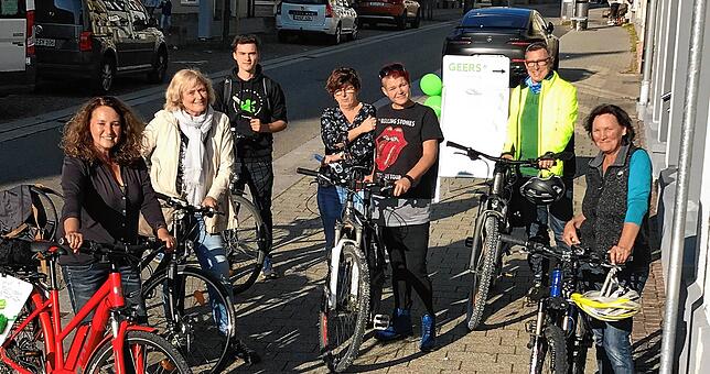 Treten beim Stadtradeln im &bdquo;Offenen Team &ndash; Stockach&ldquo; in die Pedale (von links): Sabrina Molkenthin, Alice Engelhardt, ...