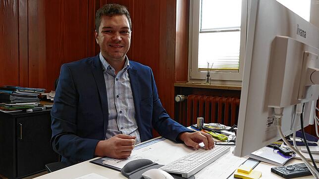 Bürgermeister Alexander Pfliegensdörfer wehrt sich gegen Vorwürfe, über die geplante Änderung der Bürgerfragestunde die Räte nicht ...