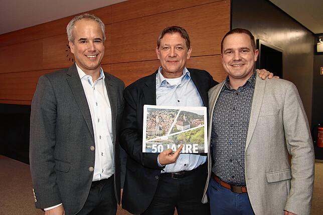 Heiko Spitznagel, Regionalmanager der SK One, der Werbevermarktung des SÜDKURIER, Rechtsanwalt Christian Straub und Jürgen Wiener, ...