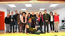 Das ist das Ensemble des Narrenvereins. Es hat in der Wiesentalhalle ein Werk von Regina Harlander aufgeführt. Bild: ...