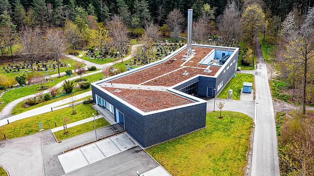 Blick auf das 2018 fertig gestellt Krematorium am Schwenninger Waldfriedhof. Der Verbrennungsofen zur Einäscherung wird mit Erdgas ...