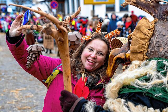Bild 20: Sonntags-Umzug beim Narrentreffen in Dauchingen, Teil 1
