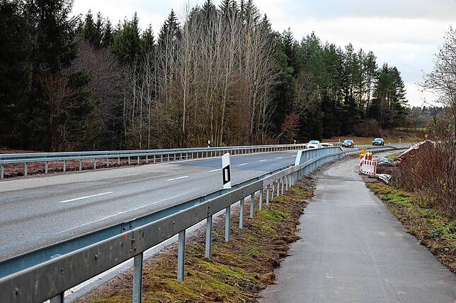 Die Pendler aus Pfaffenweiler und Tannheim dürfen aufatmen: Endlich wieder freie Fahrt auf der L181 und keine langen Umwege mehr.