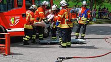 Viele Male geübt: Die golderfahrenen Mannen aus Laufenburg hatten keine Probleme bei der Bergung verletzter Personen. Die Truppe mit dem ...