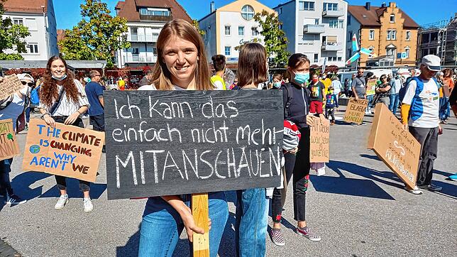Sarah Röst (24) kritisiert die CDU: Diese halte fest an einem System, das die Umwelt zerstöre.