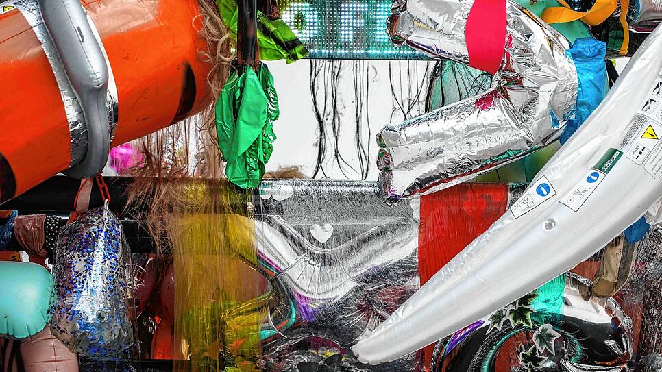 Bild : Was ist das für ein Riesenapparat im Konstanzer Kunstverein? Wir zeigen Ihnen, wie Catharina Szonns imposantes Werk aufgebaut wurde