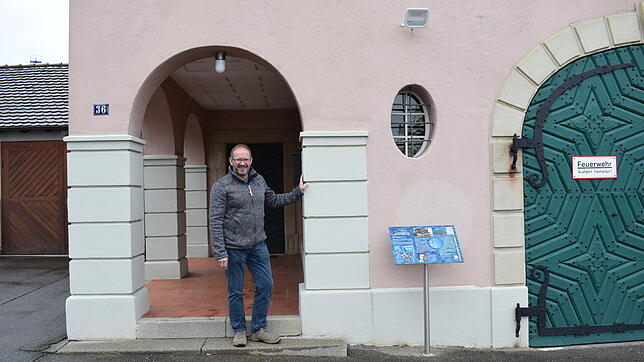 Gottfried Mayer, seit zehn Jahren Ortsvorsteher, verabschiedet sich bald aus dem Lippertsreuter Rathaus.
