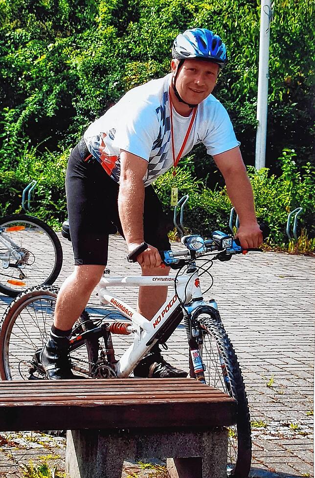 Patrick Koch im Jahr 2008 als Betreuer beim Mountainbikefahren bei einer Fez-Veranstaltung.