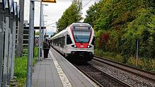 Im besten Fall fährt der Zug in den Bahnhof ein, die Passagiere steigen ein und aus und die Reise geht weiter. Wenn der Zug aber schon ...