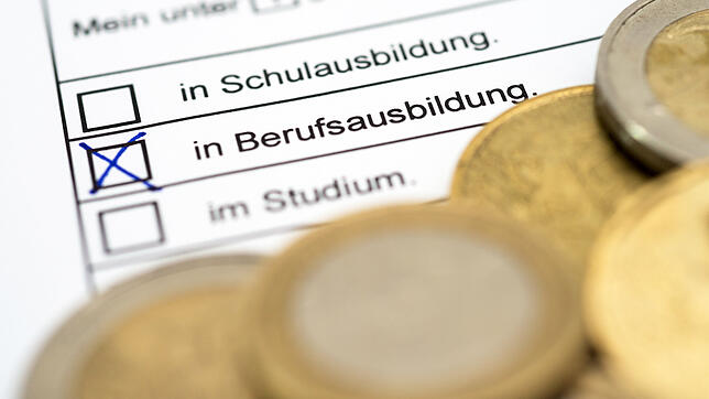 Was passiert mit dem Anspruch auf Kindergeld, wenn ein Kind eine Ausbildung beginnt?