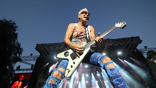 Rudolf Schenker von den Scorpions gab schon letztes Jahr beim Schloss Salem Open Air alles. Das wird in Schaffhausen nicht anders sein.