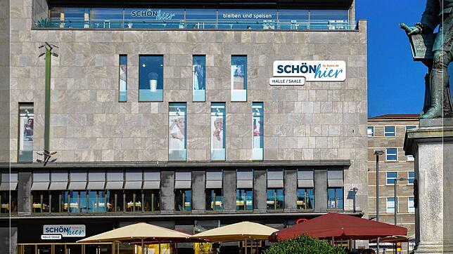 Aus Karstadt wird &bdquo;Schön hier&ldquo; &ndash; so hatte es sich der Investor Markus Schön mit seinem Onlineshop buero.de ...