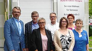 Sie feierten das 25-jährige Bestehen der Park-Residenz in Tiengen (von links): Martin Gruner, Eva Rzepecki, Georg Eble, Thomas Bomans, ...