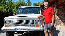 Bei Regen bleibt der Jeep von Klaus Schrodin in der Garage. Ein Nutzfahrzeug ist der Oldtimer längst nicht mehr.