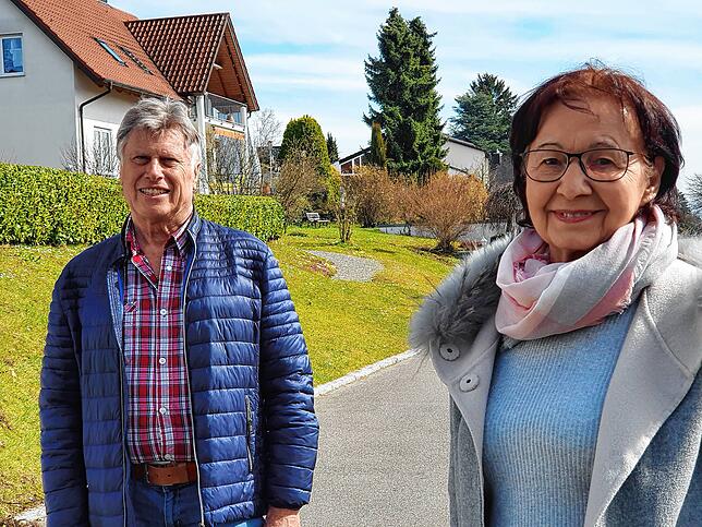 Hubert Weiß und Elvira Müller hoffen, dass bald wieder Begegnungen möglich sind und 30 Jahre Städtepartnerschaft gefeiert werden können.