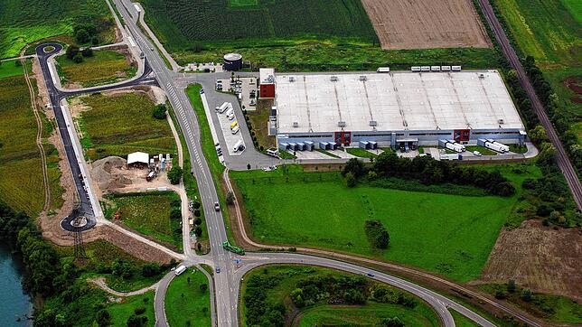 Der Logistikpark Hochrhein von Grieshaber Logistics soll um eine 15.000 Quadratmeter große Halle erweitert werden. Foto: Erich Meyer