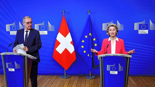EU-Kommissionspräsidentin Ursula von der Leyen und Guy Parmelin, Bundespräsident der Schweiz, bei ihrem letzten Treffen im April in ...