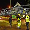 Nächtliche Anlieferung Alu-Brücke für die Schaffhauser Straße in Hüfingen: Detailliert wird die Vorgehensweise zur Brückensetzung von ...