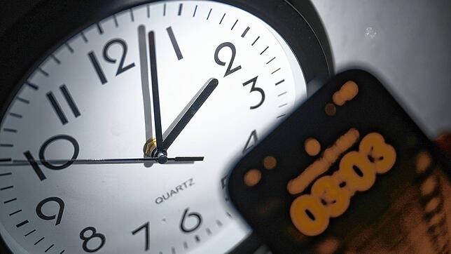 Am 26. März werden die Uhren um 02:00 Uhr auf 03:00 Uhr vorgestellt und die Sommerzeit beginnt.