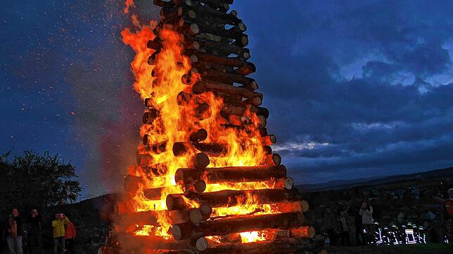 Nach zwei Jahren Corona-Pause soll es wieder Osterfeuer im Hegau geben &ndash; unter anderem in Steißlingen. Bild: Ingeborg Meier