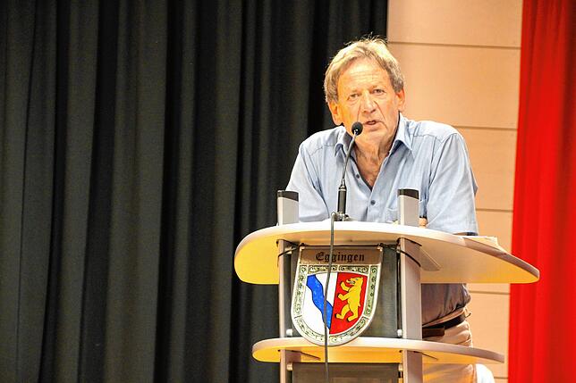 Rechtsanwalt Erich Böhrer hatte die Satzung für den zu gründenden Badesee-Verein erstellt. Ein wichtiger Punkt in den Vorüberlegungen ...