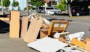 Sperrmüll ohne Ende: Vielfach wurde die unbürokratische Hilfe der Stadt nach dem Starkregenereignis im August von Bürgern missbraucht, ...
