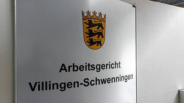 Zwei Mitarbeiter erhalten eine Kündigung, weil sie einen Betriebsrat gründen wollen, sagen sie. Das Villinger Unternehmen bestreitet ...