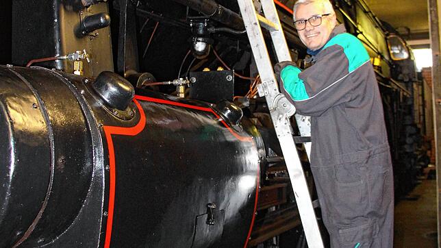 Roger Bachmann restauriert mit seinen Vereinskollegen die Schnellzug-Dampflok 241-A-65.