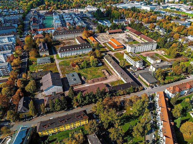 Um dieses Gelände geht es – hier eine Aufnahme von Oktober. Auf dem ehemaligen Kasernengelände Mangin sollen Einrichtungen für die ...