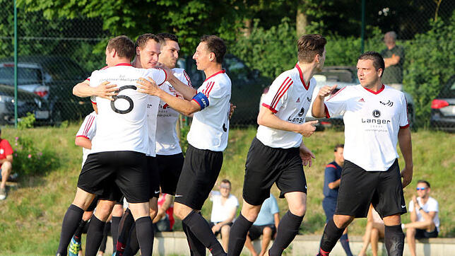 Der Vizemeister der Kreisliga-A-Staffel 3 hat es geschafft: Die SG Illmensee/Heiligenberg steigt nach dem Heimsieg über den FC ...