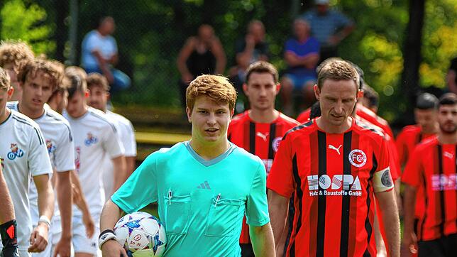 Bild : FC 08 Bad Säckingen gewinnt 4:1 gegen die SG Höchenschwand – und wir haben Bilder!