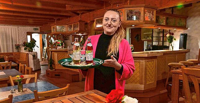 Borislavka Bujukliev hat die Gaststätte &bdquo;Wintergarten&ldquo; auf der Seebauernhöhe übernommen und serviert den Gästen deutsche und ...