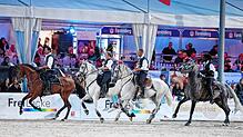 Die Stuntreiter der Compagnie Impulsion aus Frankreich sind die Hauptattraktion beim großen Showabend des Fest der Pferde.