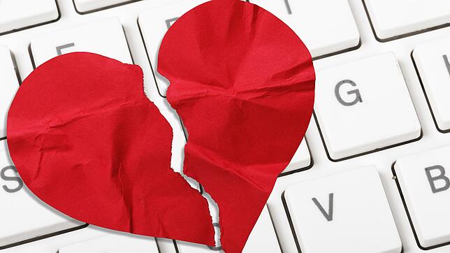 (Symbolbild) Das Opfer hofft auf die große Liebe, doch die Betrüger im Netz wittern nur das große Geld. Sogenannte Love-Scammer hatten ...