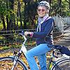 Rosemarie Herbst auf ihrem Fahrrad. Sie sagt: Bevor der Radweg an der Brigach bei der Friedrichstraße für viel Geld nachgebessert wird, ...