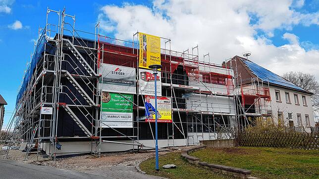 Die neue Mehrzweckhalle in Oberbaldingen soll im Juni fertig sein. Wann die Einweihung stattfindet ist noch ungewiss. Bild: Wolf-Wilhelm ...