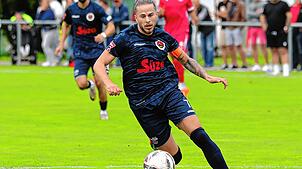 Der Türk. SV Singen (am Ball Volkan Bak) will den positiven Trend fortsetzen.