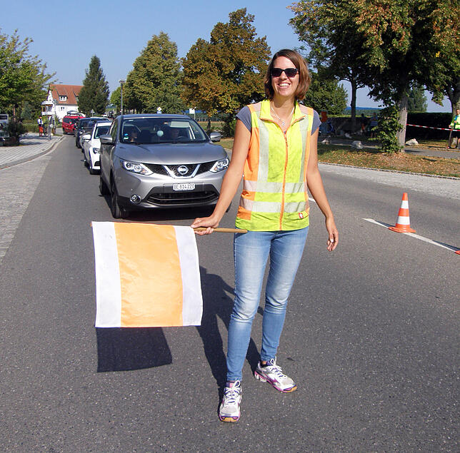 Susanne Sirch regelte als Streckenposten letztes Jahr den Verkehr in Oberzell. Wenn auf dem Zelleleweg aus Richtung Restaurant Kreuz ...