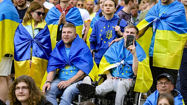 Ukrainerinnen und Ukrainer erhalten sofort Bürgergeld, wenn sie nach Deutschland flüchten. Das sorgt für Diskussionen.