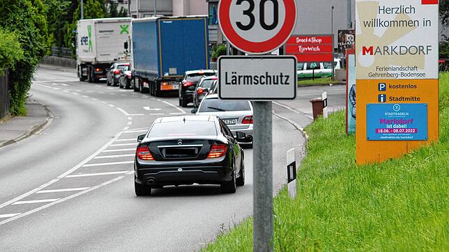 Lärmschutz – nicht nur entlang von Hauptverkehrsachsen wie etwa an der B 33/Ravensburger Straße – wird zunehmend wichtiger.